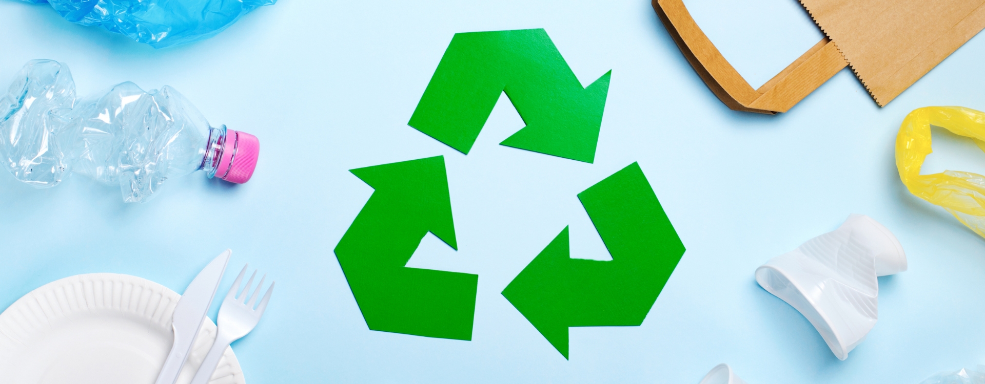 Richtige Mülltrennung und Recycling von Verpackungsabfällen – Luftpolsterfolie, PE-Schaum.