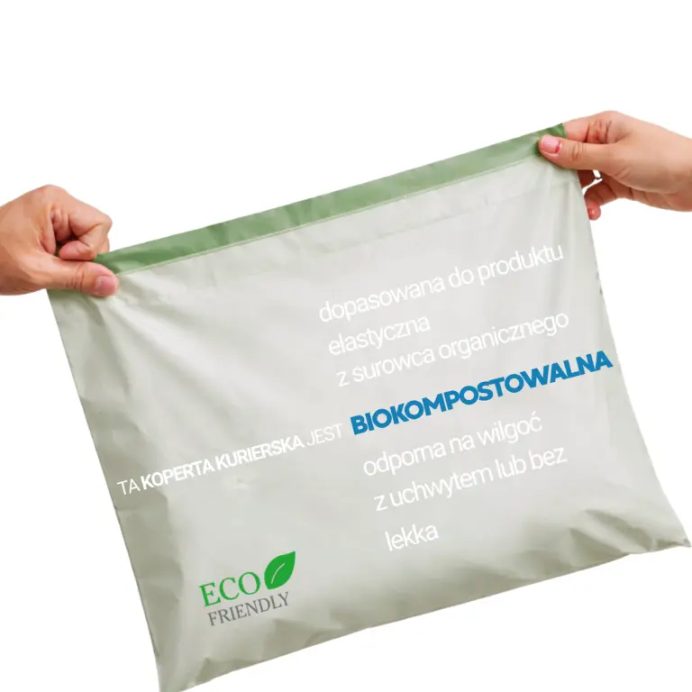 Dłonie trzymające z dwóch stron za rogi foliopak kurierski biokompostowowalny z napisem - ten foliopak jest biodegradowalny, lekki, z uchwytem lub bez, wodoodporny, elastyczny z surowca organicznego.