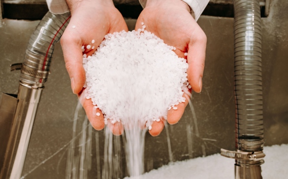 Produkcja pianki polietylenowej pe, regranulat używany do produkcji.