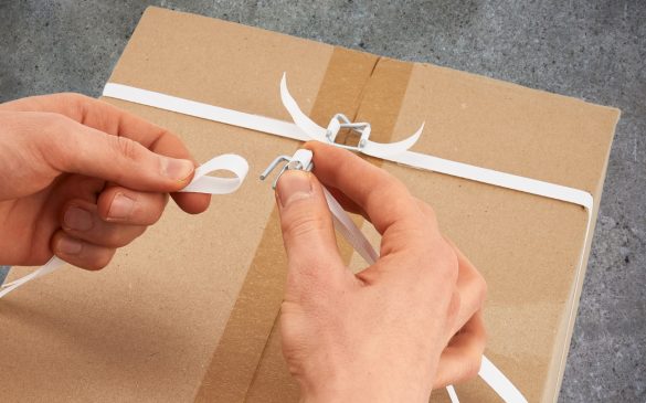 Czym różni się taśma polipropylenowa od poliestrowej i którą wybrać?